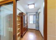 金泓凯旋城-次卧