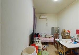 金园花园，精装修一房，业主诚心出售，价格好商量，看房预约