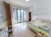 新港鸿花园-主卧