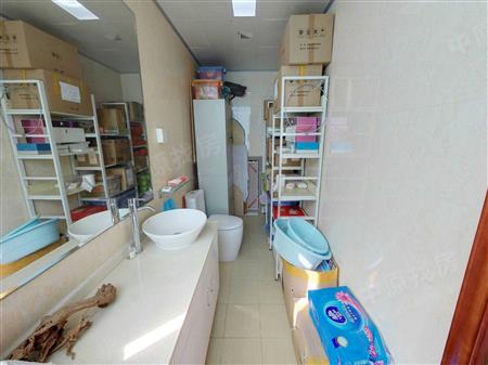 新港鸿花园-卫生间