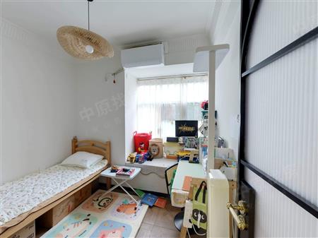 中海怡翠山庄-次卧