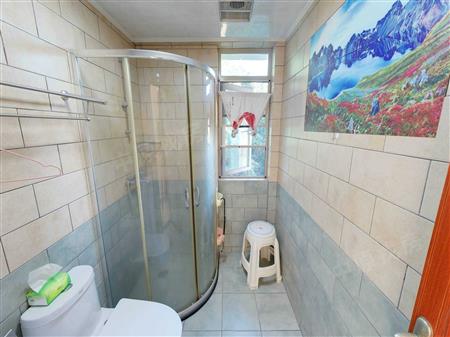 倚山花园（三期）-卫生间