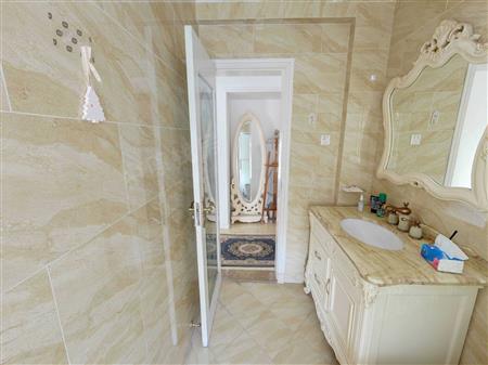 鸿荣源尚都-卫生间