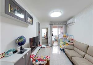 海雅商圈，香缤广场中层正规两房，看房方便