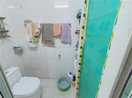 西湖小区-卫生间