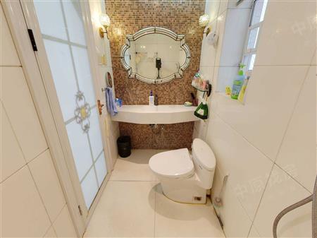 庐峰翠苑-卫生间