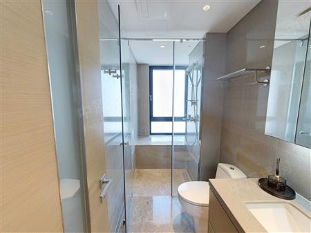 半岛城邦花园三期-卫生间