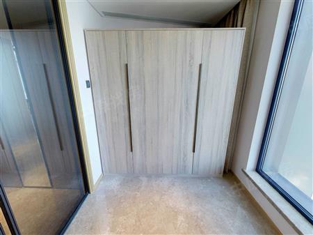 半岛城邦花园三期-次卧