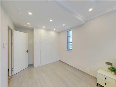 蝴蝶谷名苑-次卧