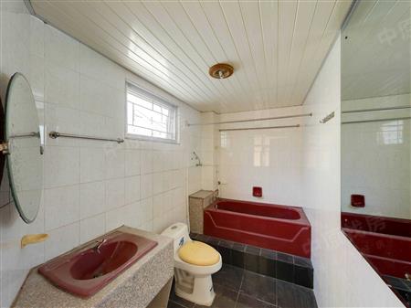 南油A区-卫生间