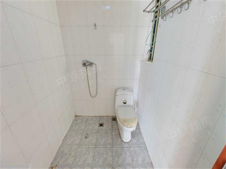 金港华庭-卫生间