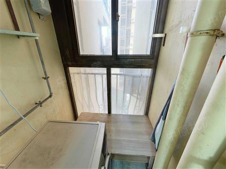 英郡年华花园（一期）-阳台