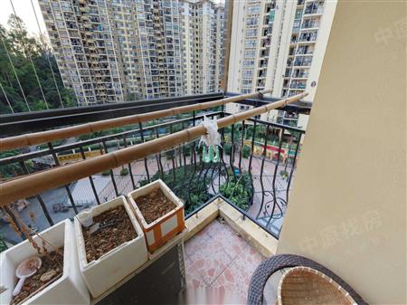 英郡年华花园（一期）-阳台