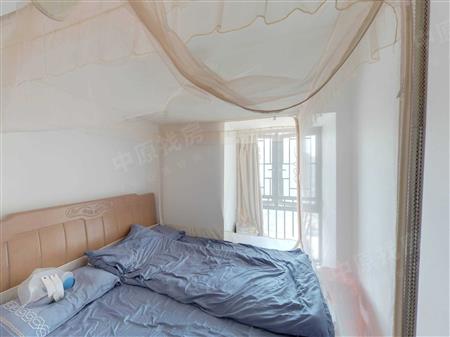 信义金御半山（一期）-次卧