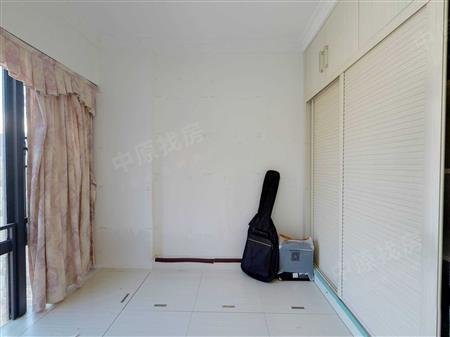 华盛盛荟名庭-次卧