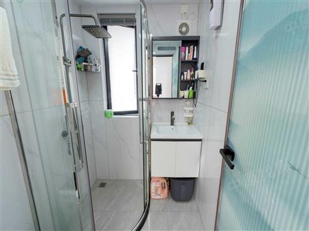 悦峰华府-卫生间