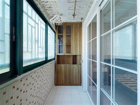 新港鸿花园-阳台