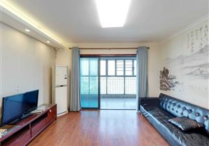 华侨城附近，环境优美，精美4居