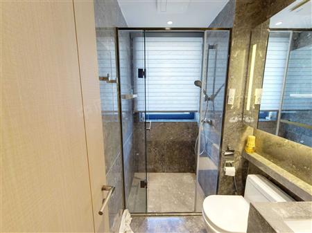 半岛城邦花园四期-卫生间