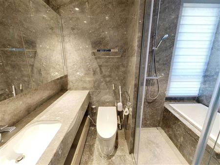 半岛城邦花园四期-卫生间