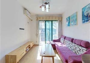 布吉地铁口，三条地铁线交汇处，精装两房，配套成熟，交通便利