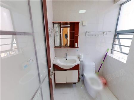 阳光花园-卫生间