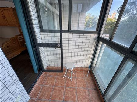 航天晴山月名园-阳台