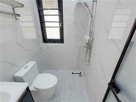 玺玥华府-卫生间