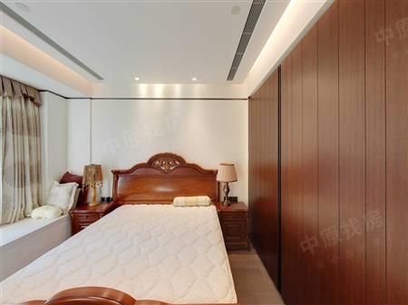 万科瑧山府-次卧