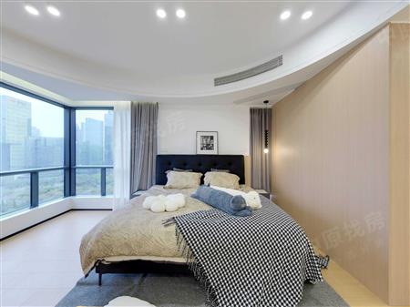 国都高尔夫花园-主卧