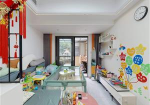 汇鑫花园一期一楼带院子精装修两房拎包入住