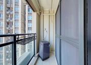 金地龙城中央·自在寓-阳台