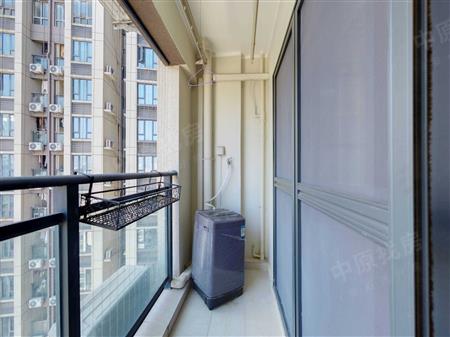 金地龙城中央·自在寓-阳台