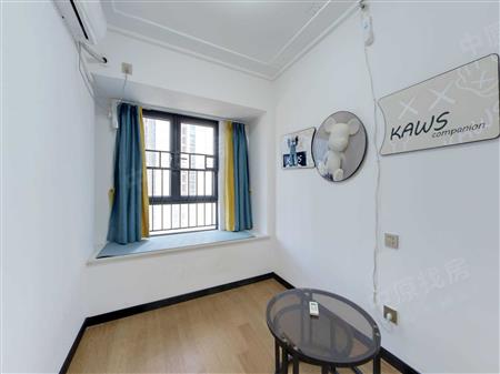 金地龙城中央·自在寓-次卧