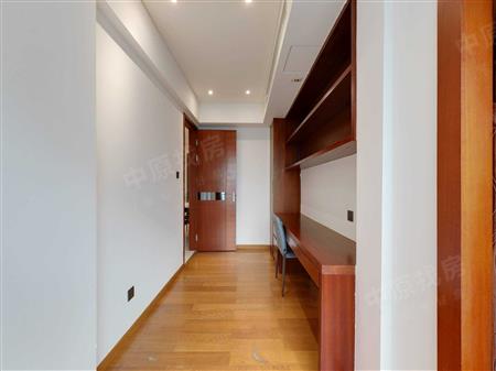 大中华国际金融中心-次卧