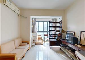 资源丰富，小区内自带三所幼儿园有两个游泳池