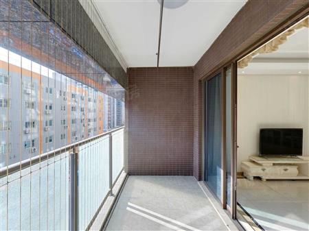 星航华府（三期）-阳台