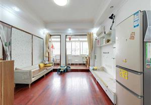 四海小区，诚心卖三房，价格好谈！