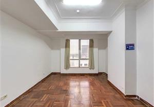 汇展阁位于罗湖关口处，旁边是香格里拉大酒店，用途是住宅，产权