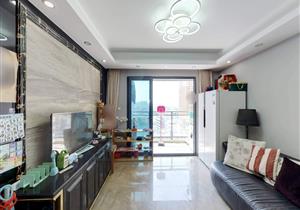 西荟城三期 精装三房 朝南向 小区花园大 89平三房