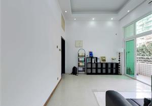 户型为较特别的三错层式设计，周边配套完善，生活交通较便利。