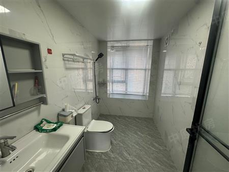 悦峰尚府-卫生间