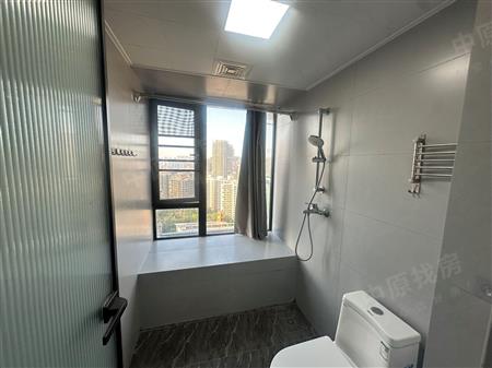 悦峰华府-卫生间