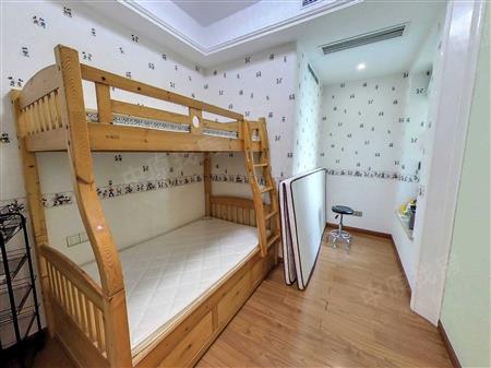 新港鸿花园-次卧