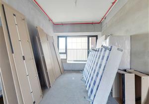 深铁懿府精装大四房特价房 看房方便,价格可谈