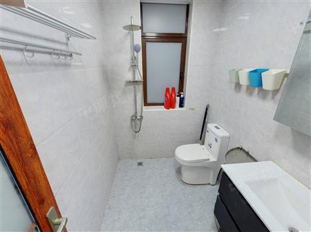 倚山花园（三期）-卫生间