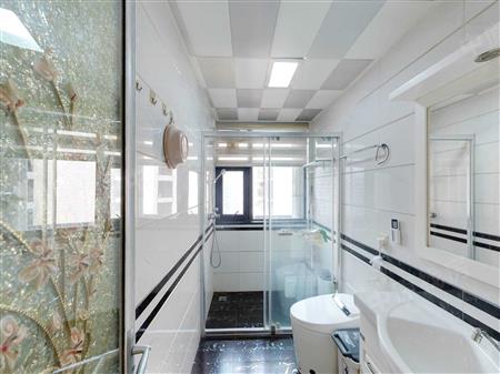 半岛城邦花园一期-卫生间