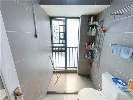 信义金御半山（一期）-卫生间