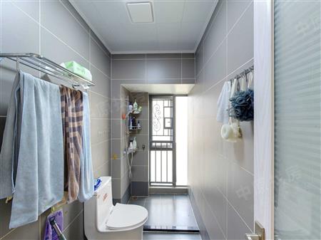 信义金御半山（一期）-卫生间