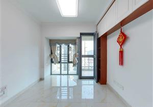 近地铁口，户型方正，采光好京基御景印象花园，随时看房